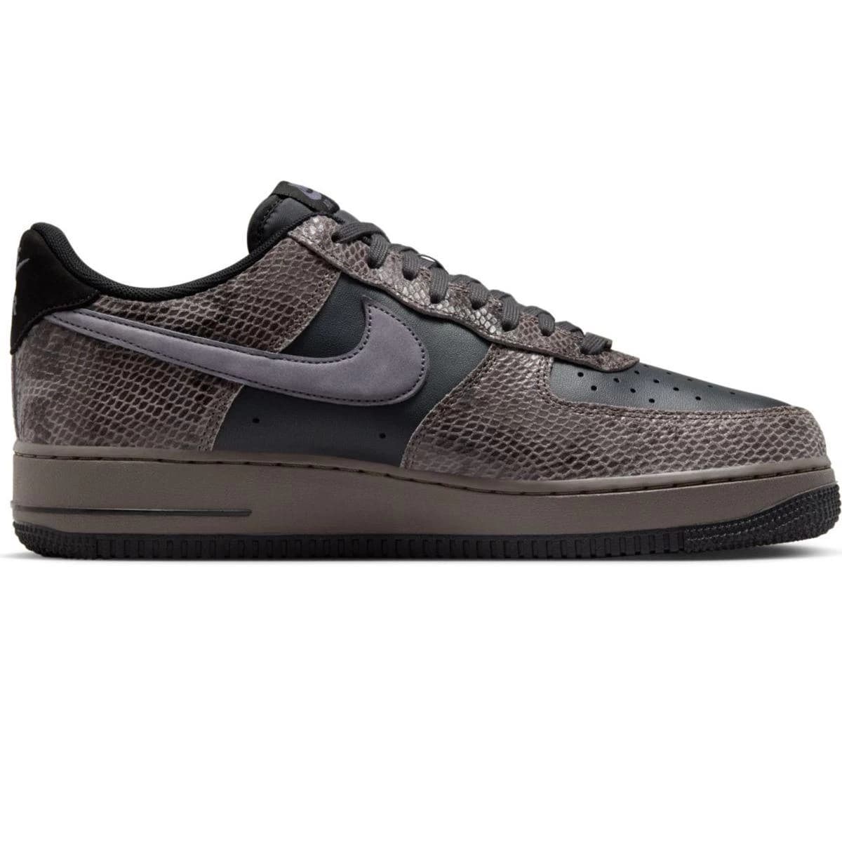 Anúncio: Nike Calzado Mas Air Force 1 07 LV8 Emb HF2898001 (T)43 Negro/gris