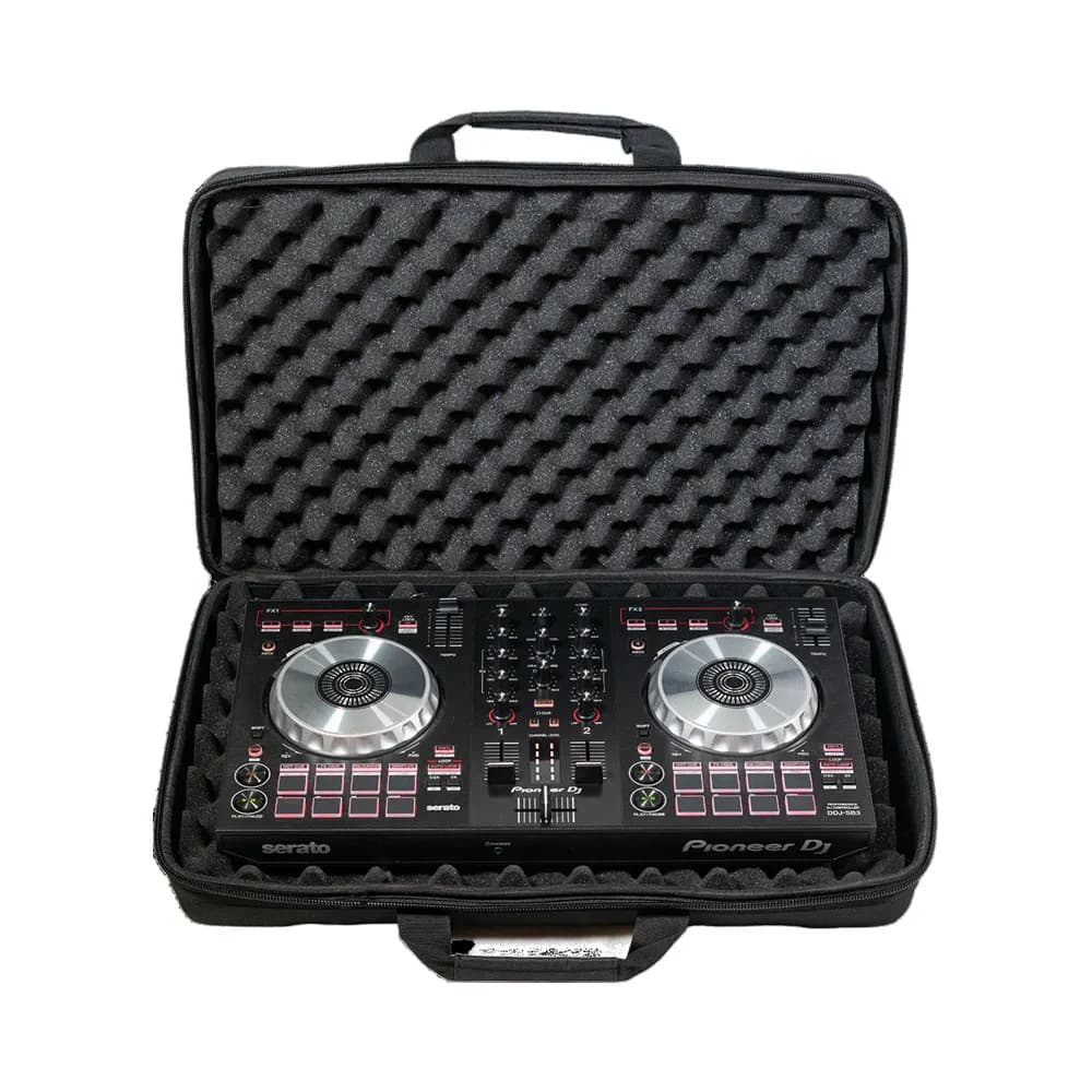 Anúncio: Pioneer Capa DDJ-400/DDJ-S83/DJC-B1 Plastico Ancho: 22.4 Pulgadas (57 Cm) Altura: 4.5 Pulgadas (11.5 Cm) Profundidad: 14.3 Pulgadas (36.5 Cm) Negro
