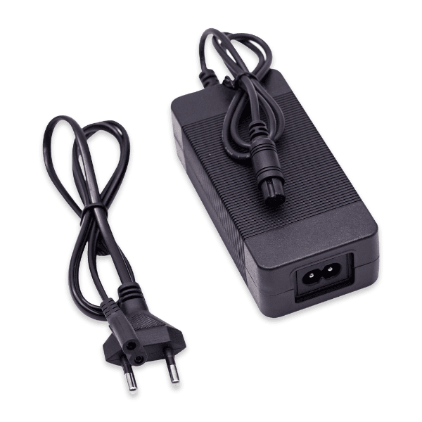 Carregador / Fonte Geral Xt-4215B 1.2A 2000Mah 100-240V 50~60Hz Preto