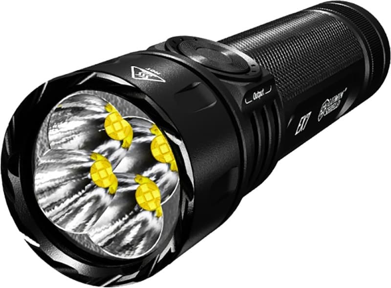 Lanterna LED Tática Nitecore Ex7 6000 Lumens Recarregável