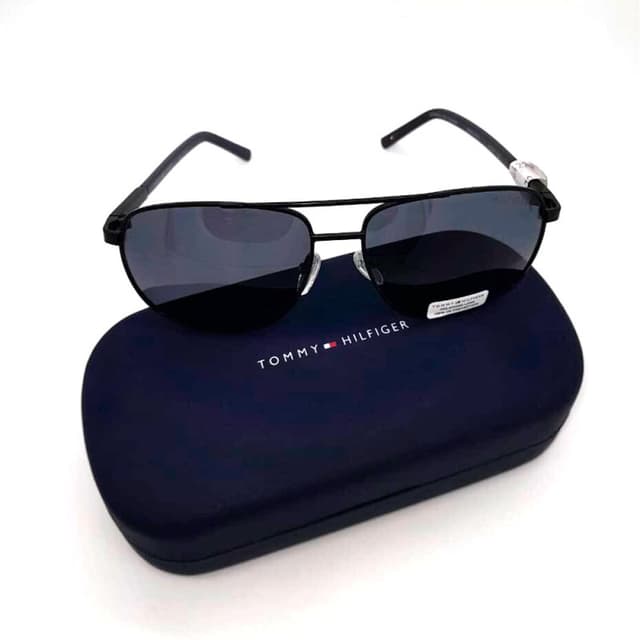 Óculos Tommy Hilfiger Vernon OM543P Matte Black